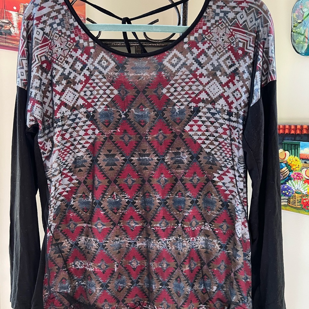 Women's Long-Sleeve Weatern Print Tee with open back and mesh detail